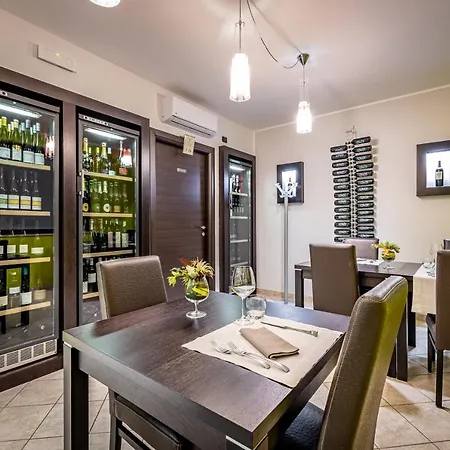 Arianna Aparthotel Rosia