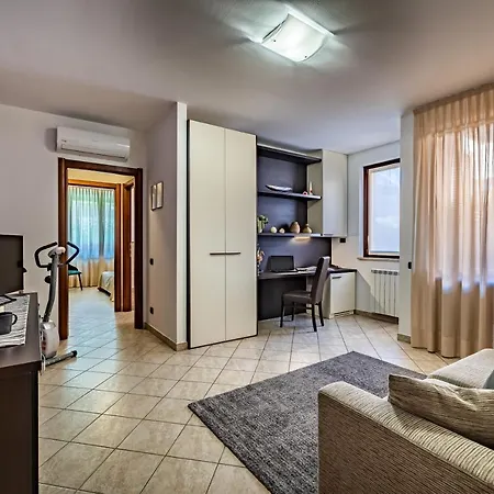 Arianna Aparthotel Rosia